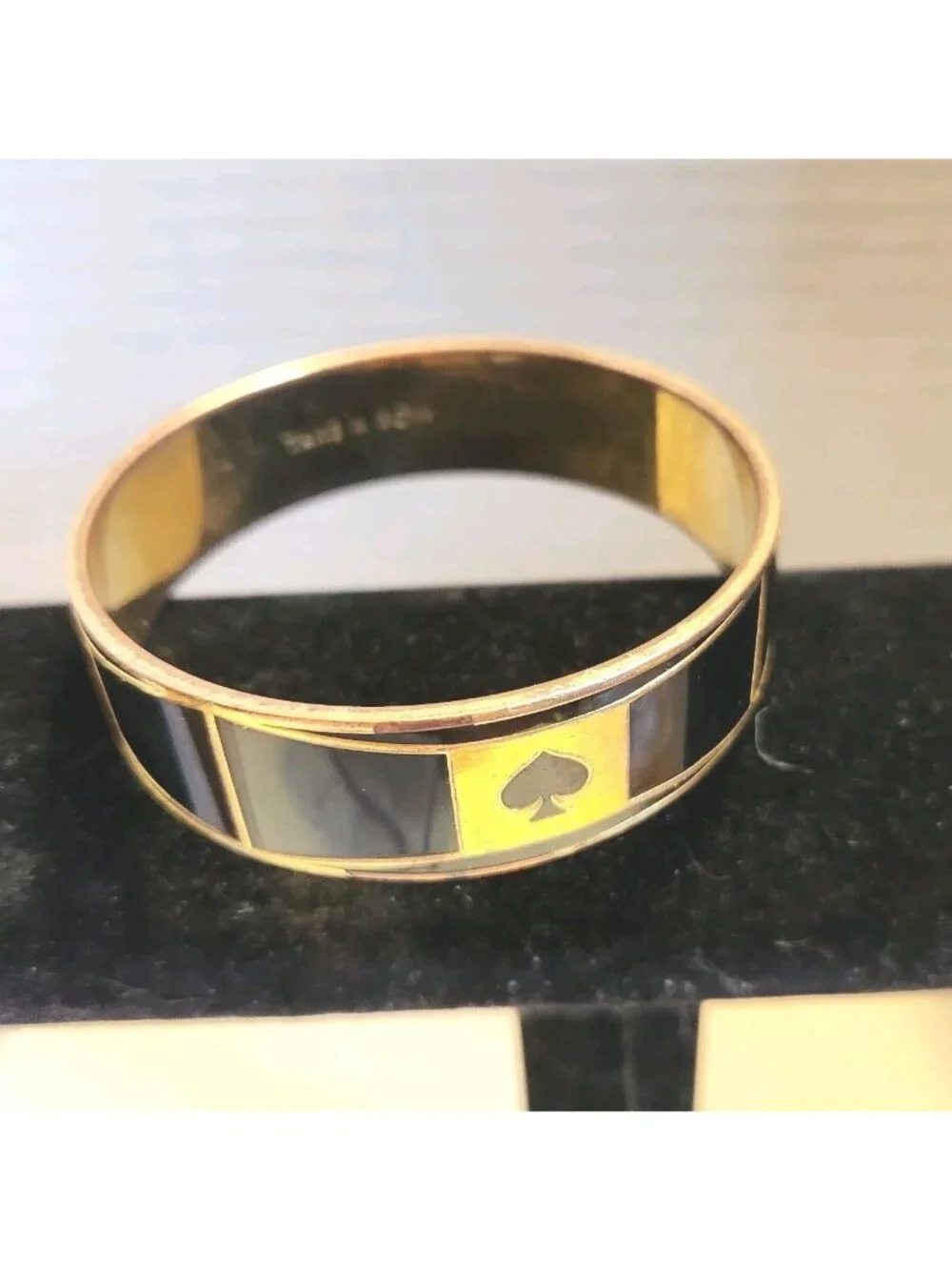 Kate Spade Take A Bow Gold Toned Bangle Bracelet With Spade READ - Picture 5 of 13